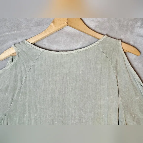 Altard State Woman's Cold Shoulder‎ Dress Size S Embroidered Design With Ribbon. - Picture 9 of 12